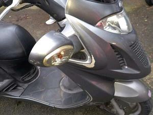 VERKAUFE HIER EINEN KYMCO GRAND DINK S