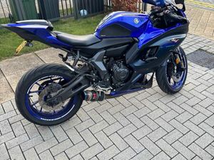2024 YAMAHA R7 BLUE