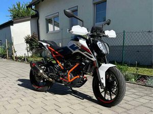 KTM DUKE 125 AKRAPOVIC VIEL AUSSTATTUNG
