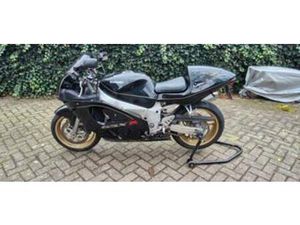 SUZUKI GSRX 600 SRAD 1998 MOET WEG — MOTOREN | SUZUKI — MARKTPLAATS
