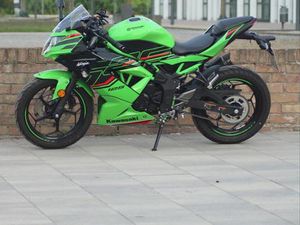 KAWASAKI NINJA 125 TÜV NEU/GARANTIE BIS 01/28