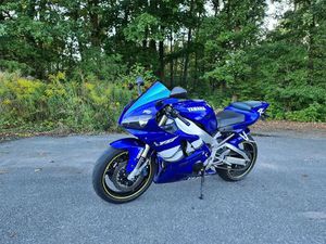 YAMAHA YZF R1 RN04 GOGOLIN