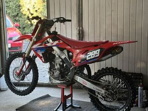 HONDA CRF 250 2KPL PLASTIKÓW PILNE CHOROWICE