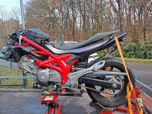 SUZUKI GLADIUS SFV650 , UNFALL !