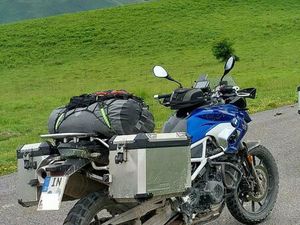 F700GS BMW ADVENTURE ALU KOFFER, VIEL ZUBEHÖR, 2 FAHRWERKSHÖHEN