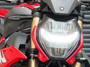 BMW S1000R NAKED BIKE MIT VOLLAUSSTATTUNG
