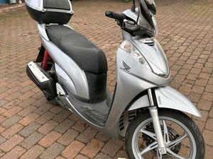 HONDA ROLLER SH 300I MIT ABS, GRIFFHEIZUNG, FRONTSCHEIBE, KOFFER