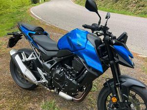 HONDA HORNET CB750 2025