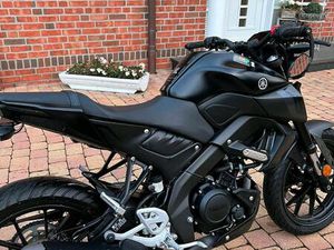 YAMAHA MT 125 IN SCHWARZ, EZ. 01/2023