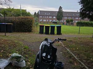 VERKAUFE YAMAHA BOOSTER MIT 50 PAPIERE