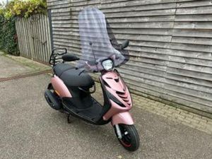 PIAGGIO ZIP SP E5 ROSE GOLD — SCOOTERS | PIAGGIO — MARKTPLAATS