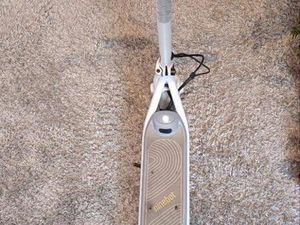 SEGWAY-NINEBOT E SCOOTER E ROLLER KINDER.