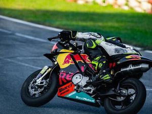 BUCCI MINI-GP 3.0 212 CCM DAYTONA MIT VIEL ZUBEHÖR