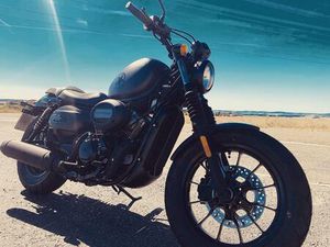 HYOSUNG GV 125 S AQUILA