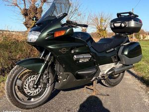 HONDA ST PAN EUROPEAN 1992 AVEC GROSSE RÉVISION ET GARANTIE