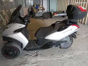 VENDS SCOOTER 3 ROUES