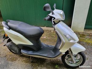 VENTE PIAGGIO FLY 50 TRES BON ETAT