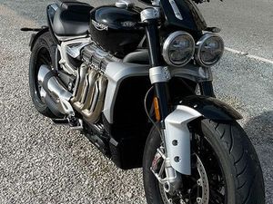 RECHERCHE TRIUMPH ROCKET 3