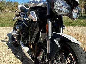 STREET TRIPLE 765 RS