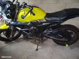 MOTO 125 ZONTES SCRAMBLER