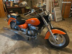 MOTO 125 HYOSUNG AQUILA GV AVEC SEULEMENT 4367 KM D'ORIGINE