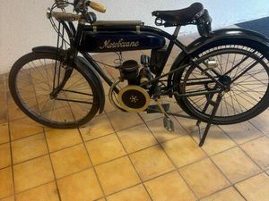 MOTO BÉCANE DE COLLECTION