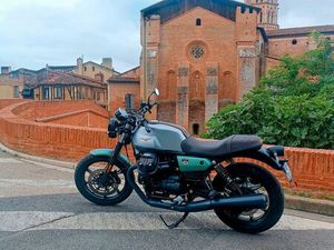 MOTO GUZZI V7 850 CENTENARIO