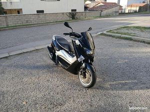 YAMAHA NMAX