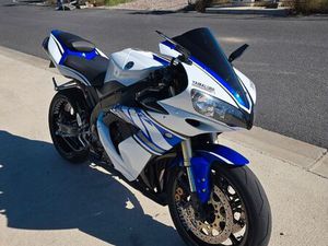 YAMAHA YZF-R1