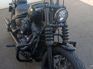 HARLEY-DAVIDSON SOFTAIL STREET BOB