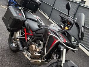 1100 AFRICA TWIN 2021 14000 KM