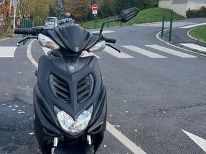 YAMAHA AEROX 2T 2016 NOIR EN TRÈS BON ÉTAT