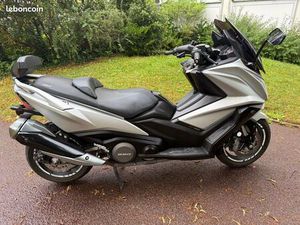 KYMCO AK 550