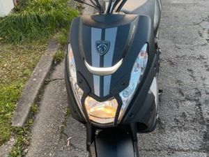 SCOOTER PEUGEOT 50 CC ANNÉE 2024