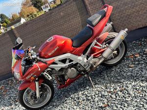 SUZUKI 1000 SVS