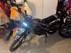◊ MOTO ÉLECTRIQUE TALARIA STING 4000 LIMITED V2 ÉTAT NEUVE 11/25 17 KM ◊