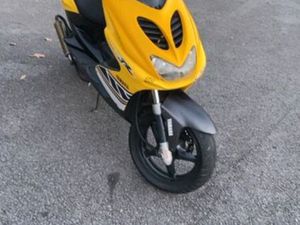 JE VENDS OU ÉCHANGE MON NITRO 50E ANNIVERSAIRE YAMAHA