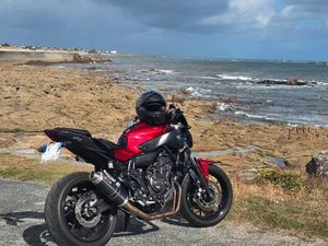 YAMAHA MT07