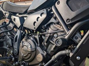 YAMAHA XSR 700 FULL BLACK