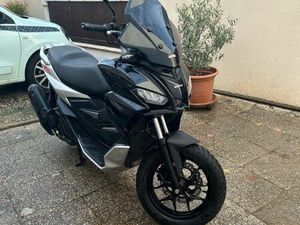 APRILIA SR GT 125 – BON ÉTAT – 14 900 KM