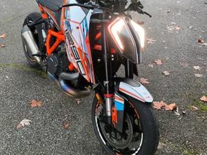 KTM 1290 SUPER DUKE R