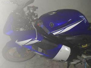 YAMAHA TZR 50 CC/2011 9500KM BON ÉTAT