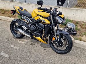 STREET TRIPLE