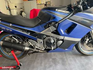 VEND OU ÉCHANGE MAGNIFIQUE 600 ZZR 25550KM FACTURES CT VIERGE