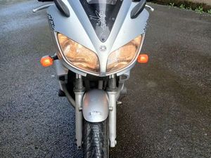 VEND MOTO YAMAHA 600 FAZER 2002