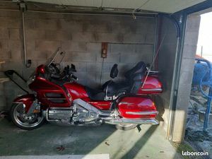 VENDS MOTO HONDA GOOLDWING 1800GL ROUGE