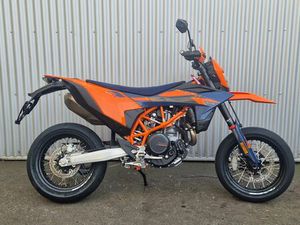 KTM 690 SMC-R ABS 2026 JETZT BEI UNS LAGERND