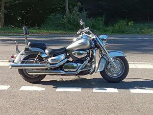 SUZUKI INTRUDER C1500 BJ 2006 SILBER/CHROM