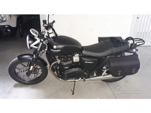 TRIUMPH STREET TWIN