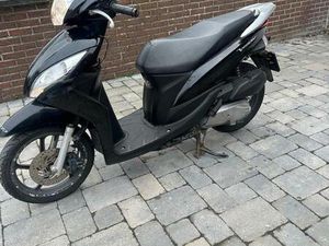 ② HONDA VISION 110 CC ROULE PARFAITEMENT !